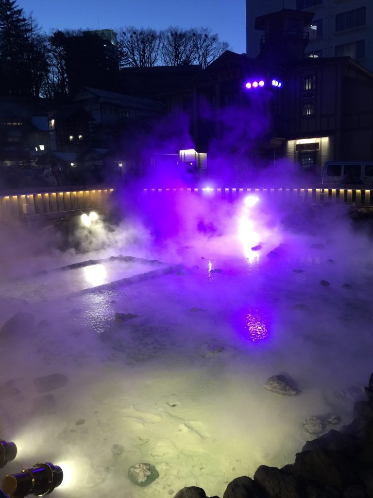 草津温泉湯畑